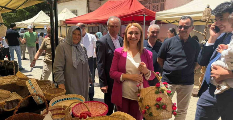 Pazaryeri'nde Zekiye Tekin geleneksel gözleme açtı