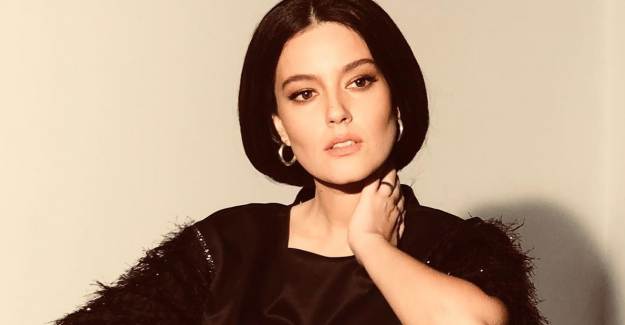 Pelin Akil Sahnede Yaşadığı Talihsiz Kazayı Anlattı