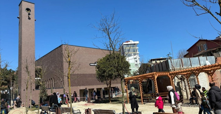Pendik'te Elmalılı Hamdi Yazır Camisi Cuma Namazıyla Açıldı