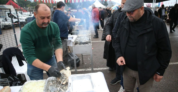 Perşembe'de 7 Ton Hamsi Tüketildi