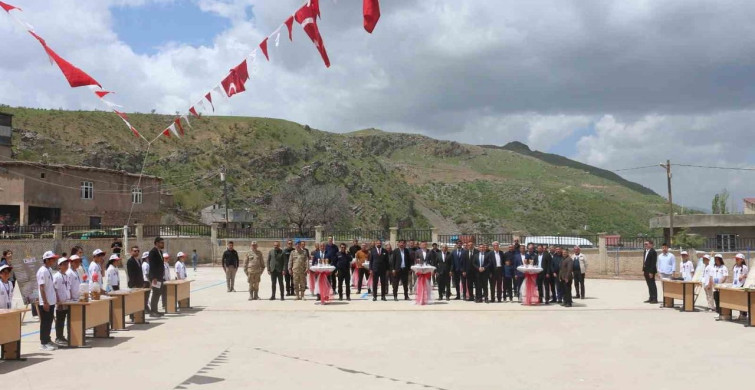 Pervari’de Bilim Fuarı: Yerel Değerler Tanıtıldı