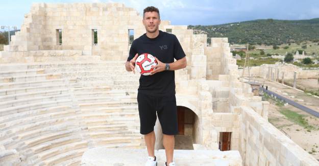 Podolski: "Türkiye Benim İkinci Vatanım"