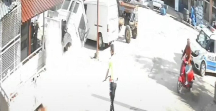 Polis Ekipleri Yanan Kamyonete Anında Müdahale Etti