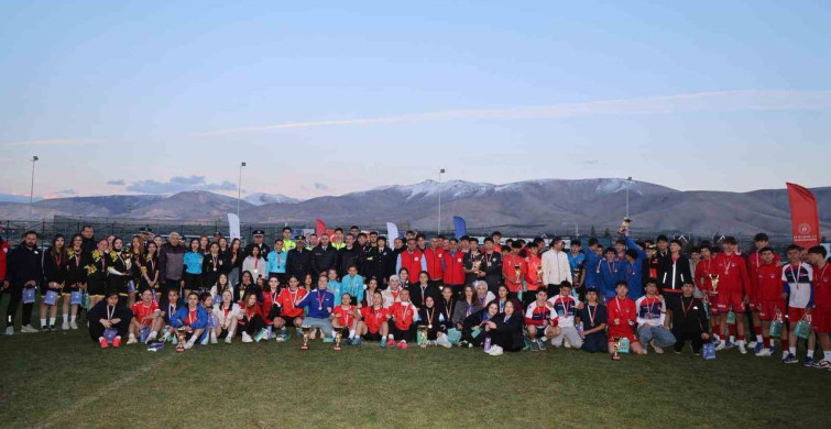 Polis Haftası 5x5 Futbol Turnuvası Büyük Bir Coşkuyla Tamamlandı