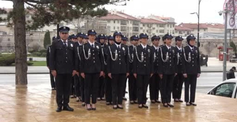 Polis Özel Harekatı'nın Helikopterli Gösterisi Sivas'ta Büyük İlgi Gördü