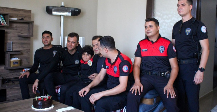 Polislerden 9 Yaşındaki Fırat'a Doğum Günü Sürprizi