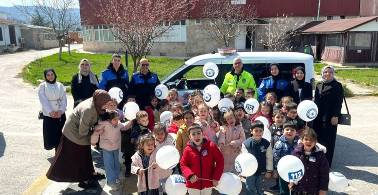 Polisten Miniklere Güvenlik Eğitimi