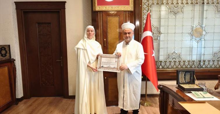 Polonya'dan Adana'ya: Martyna Kaminska İslam'ı Seçti