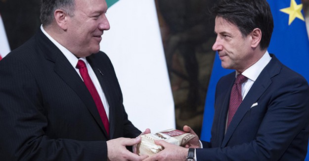 Pompeo'ya İtalya'da Peynirli Protesto