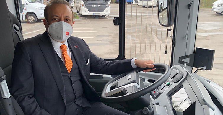 Prag'da Türk Markalı Otobüsler Vatandaşların Hizmetine Sunuldu