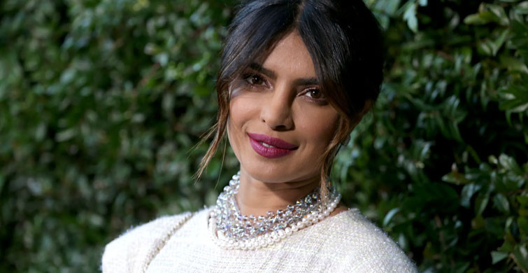 Priyanka Chopra: Estetik Yaptırmamı İstedi