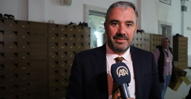 Pursaklar'da Kadir Gecesi'nde Çocuklara Hediye Sürprizi