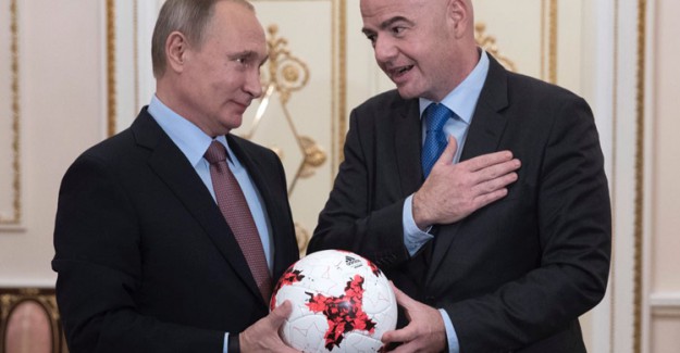 Putin, Siyasete Ara Verip Topun Başına Geçti!