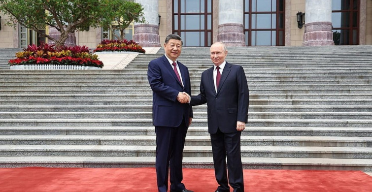 Putin ve Xi Jinping Pekin'de Görüştü