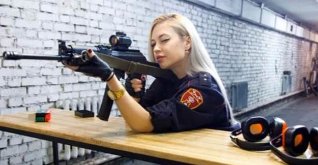 Putin'in Güzelliği Dillere Destan Korumasının Görevine Son Verildi