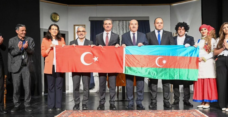 Qastrol Seferi Tiyatrosu Büyük İlgi Gördü