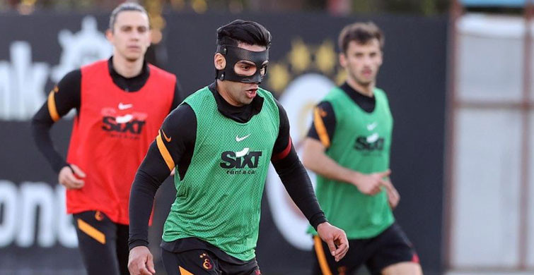 Radamel Falcao Özel Maske İle İdmana Çıktı