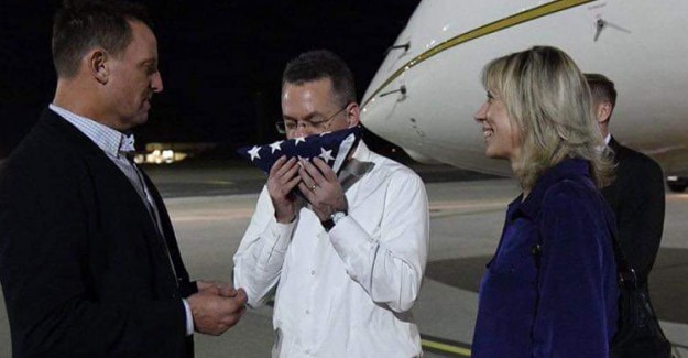 Rahip Brunson'un Uçağı ABD'ye İniş Yaptı!