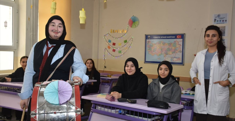 Ramazan Coşkusuyla Okulları Süsleyen Öğrenciler