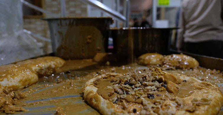 Ramazan'a Özgü Tatlı: Tahinli Pide