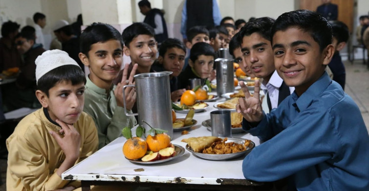 Ramazan'da Yetimlere İftar Desteği
