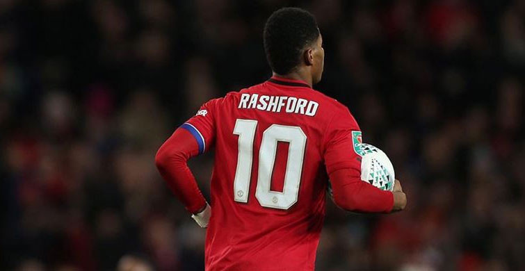 Rashford , Boby Charlaton'un Rekoruna Ortak Oldu