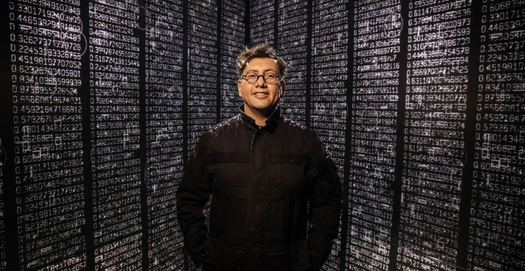 Refik Anadol'un Elon Musk iş birliği ile oluşturduğu eser 6,2 milyon dolara satıldı!