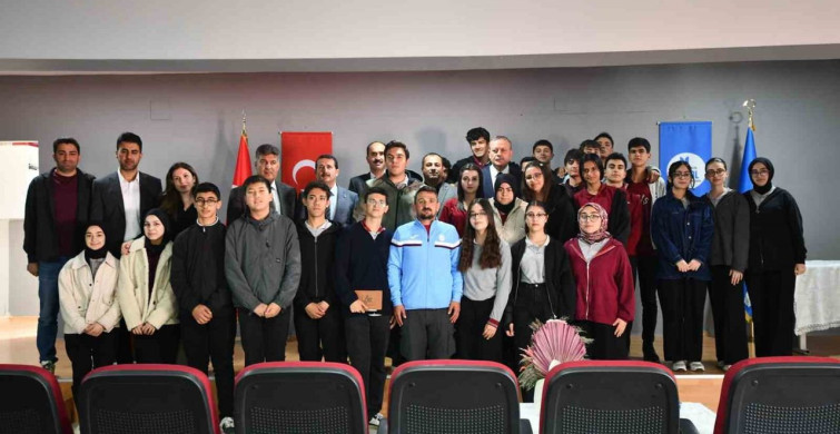 Rektör Elmastaş Öğrencilerle Kariyer Planlaması Üzerine Konuştu