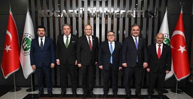 Rektör Özölçer, Genç Araştırmacılarla Kongrede Buluştu
