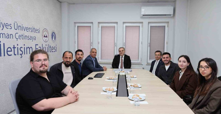 Rektör Prof. Dr. Altun, RTS Kulüp Üyeleriyle Buluştu