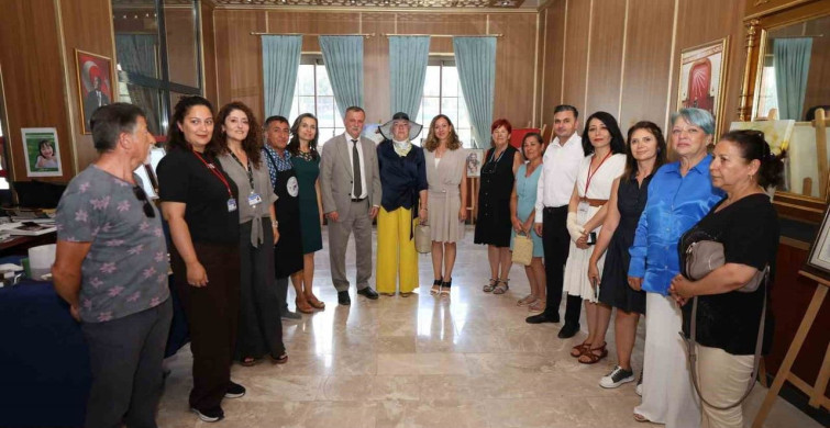 Renklerin suyla dansı sergisi sanatseverlerle buluştu
