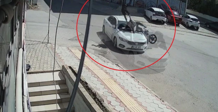 Reyhan'da Motosiklet Kazası: İki Kişi Havaya Savruldu