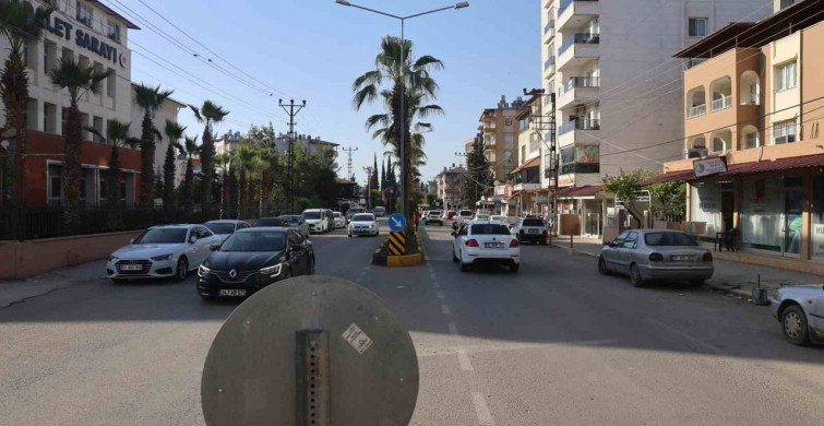 Reyhanlı'da Moped Kazası: İki Kişi Yola Savruldu