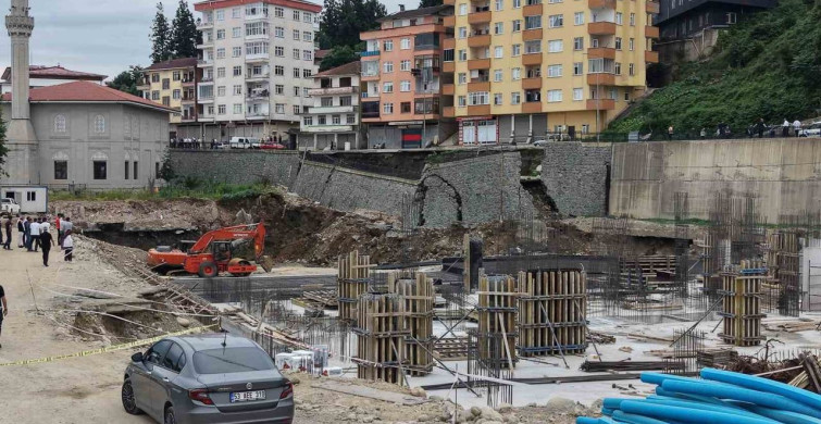 Rize'de göçük sebebiyle iki bina tahliye edildi