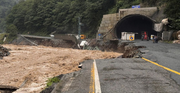 Rize'de Sağanak Yağışlar Heyelanlara Yol Açtı
