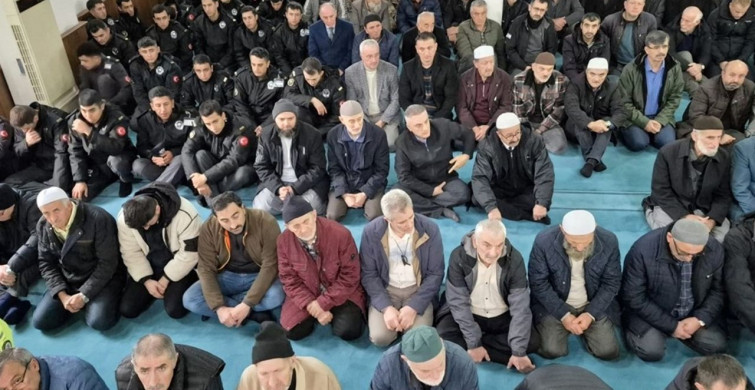 Rize'de Şehit Emniyet Müdürü Altuğ Verdi İçin Mevlit Töreni Düzenlendi