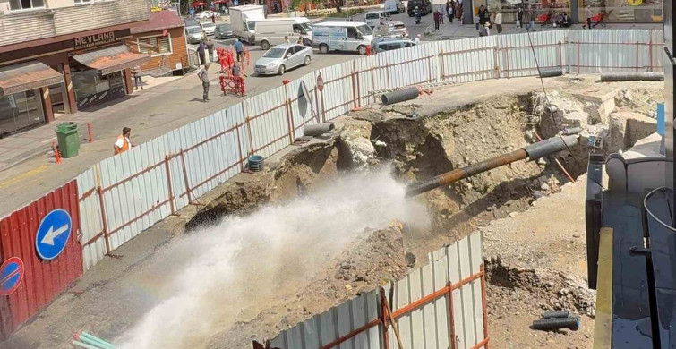 Rize’de tarihi köprü restorasyonunda su borusu patladı