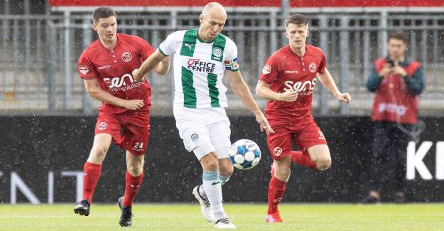 Robben Futbola Geri Döndü!