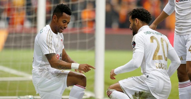 Robinho Resmen Medipol Başakşehir’de!