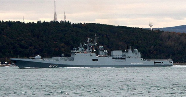 Rus Savaş Gemisi İstanbul Boğazı'ndan Geçiş Yaptı