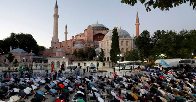 Rus Senatörün Ayasofya Hazımsızlığı