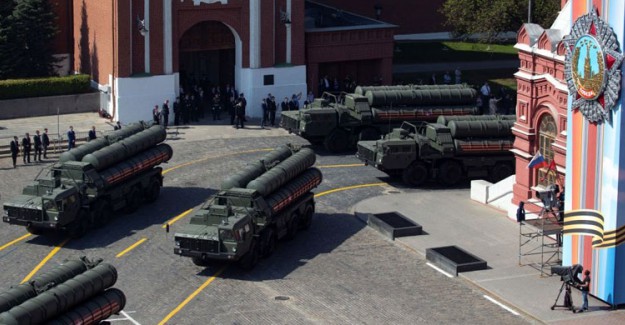 Rusya, S-400'lerin Teslimatının Başladığını Doğruladı