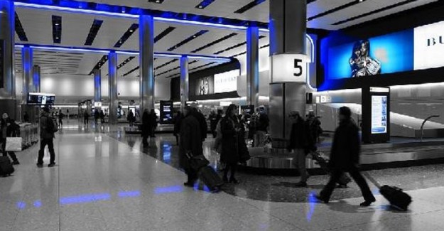 Rusya'da Sheremetyevo Havalimanı'nda ABD'li Diplomatın Üzerinden Bomba Çıktı