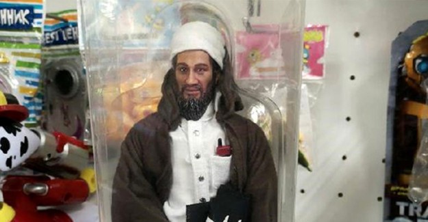Rusya'da Usame Bin Ladin'in Kaleşnikoflu Oyuncağı Raflarda Yerini Aldı