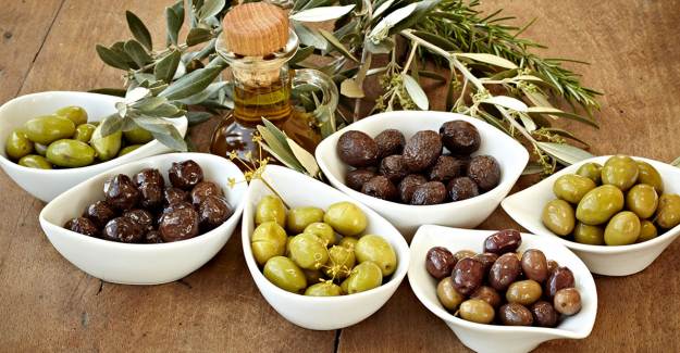 Rüyada Zeytin Yemek