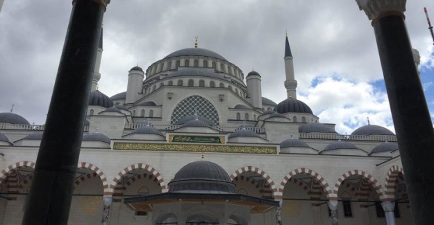 Saadet Partisi Milletvekili Abdülkadir Karaduman Çamlıca Camii'ni Münafıkların Yaptığı Camiye Benzetti