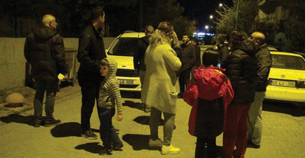 Saatlerce Aranan Kayıp Kız Kanepenin Arkasından Çıktı