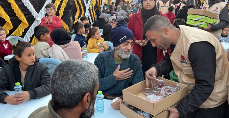 Sadakataşı Derneği Ramazan Boyunca Gazze'de İftar Organizasyonu Düzenliyor