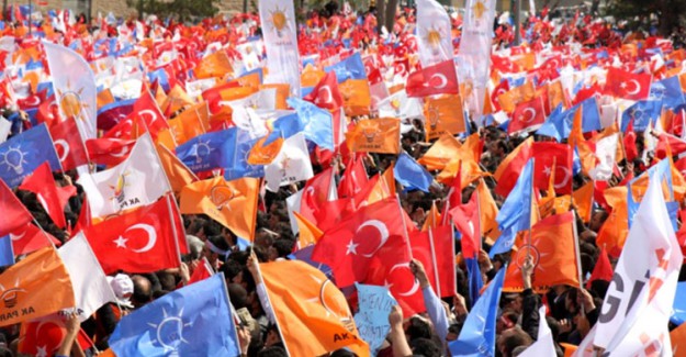 Sadullah Ergin, Hüseyin Çelik ve Beşir Atalay'la Birlikte 2 Eski Vekil Daha AK Parti'den İstifa Etti