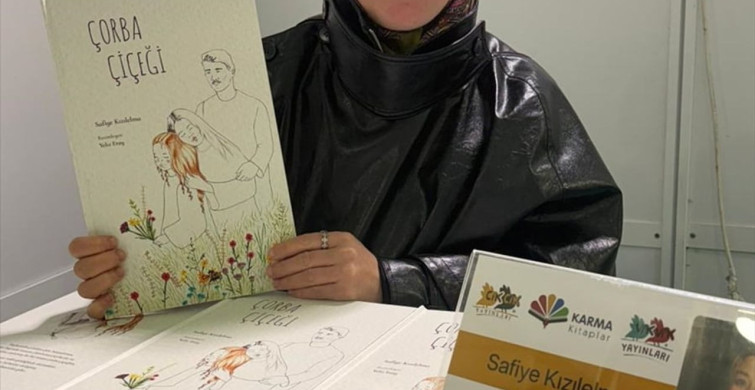 Safiye Kızılelma Sancaktepe Kitap Fuarı'nda Okurlarıyla Buluştu